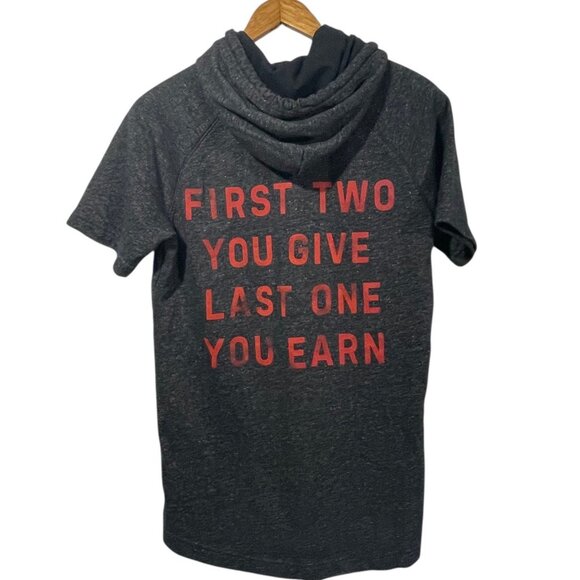 Under Armour Project Rock Short Sleeve Hoodie Mens Sz S Gray Blood Sweat Respect - Picture 5 of 7